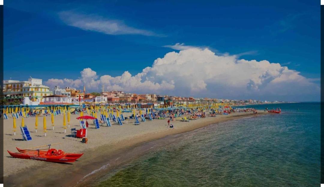 Attico Granelli Di Sabbia Apartment Lido di Ostia Bagian luar foto